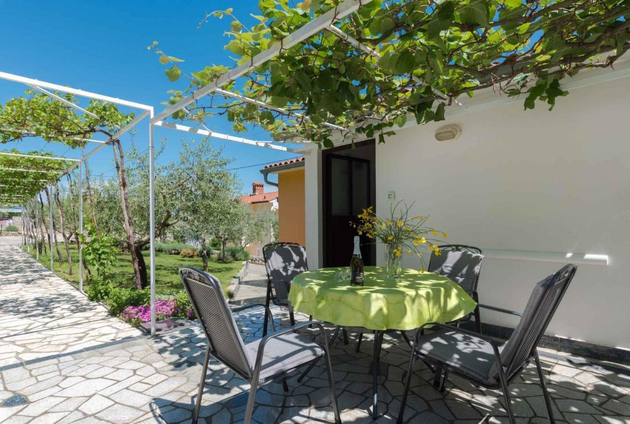 Apartments In Ravni/Istrien 30383 מראה חיצוני תמונה